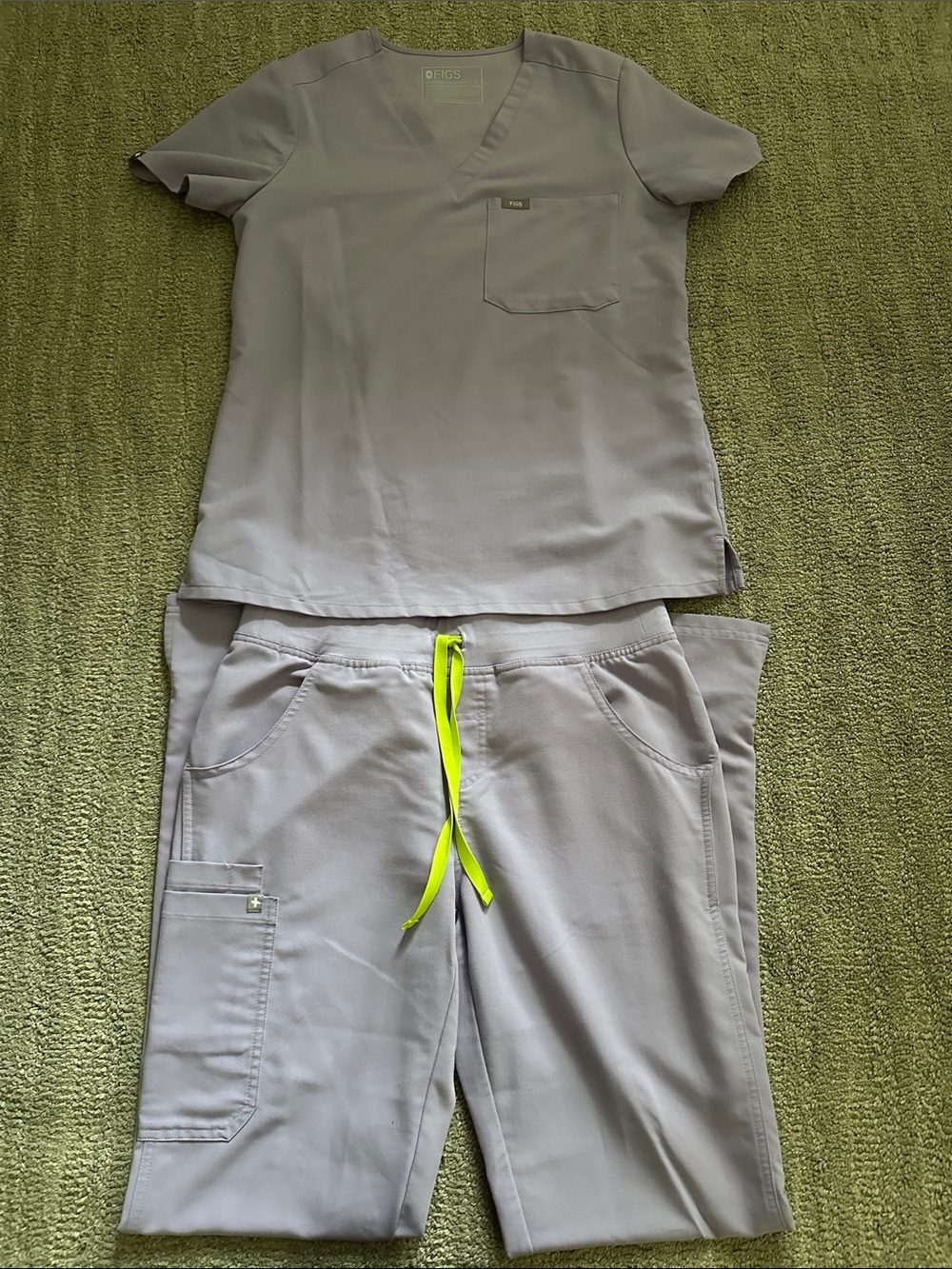 FIGS scrub set